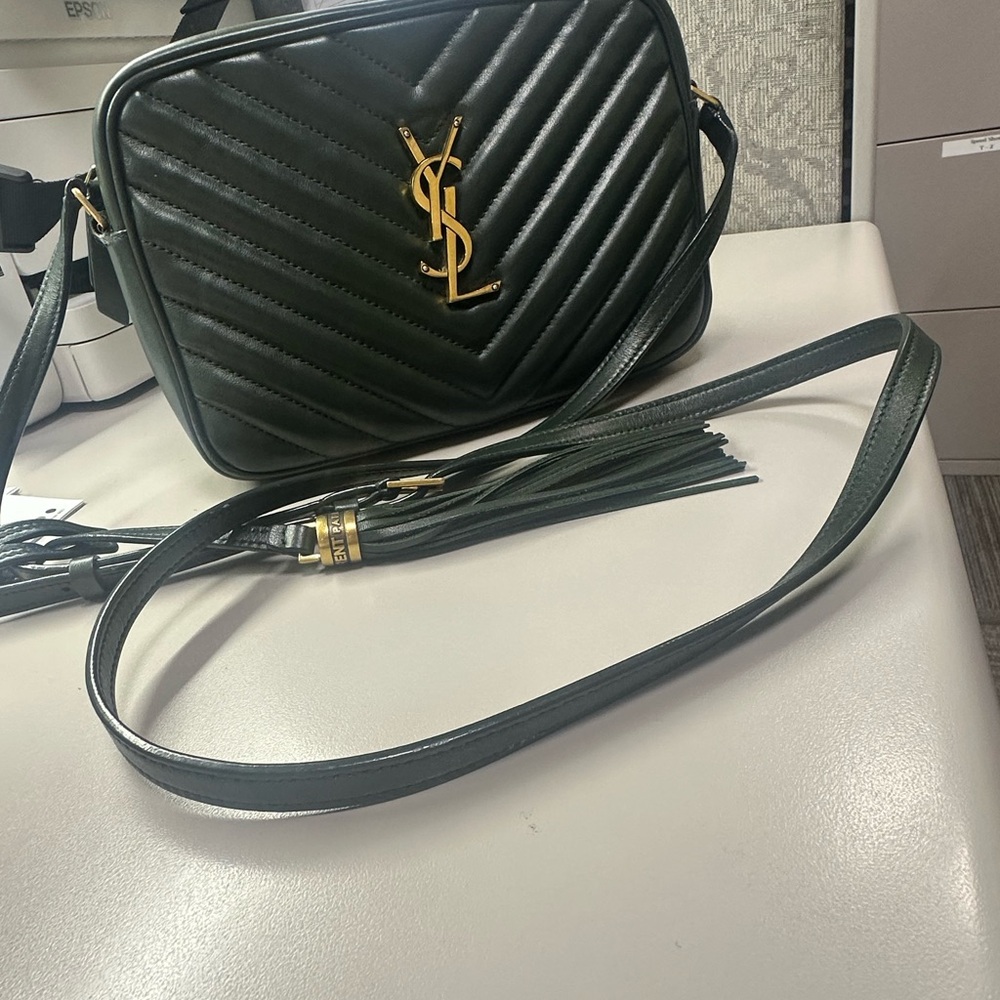 Pre-owner YSL “new vert” color crossbody. Excellent condition!
